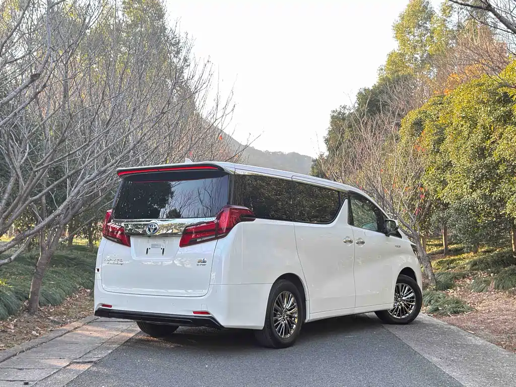 Toyota Alphard 2021 — фото 3