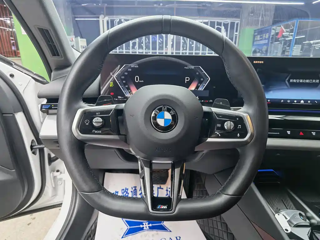 BMW 5 Series 2024 — фото 10
