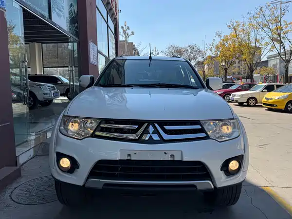 Mitsubishi Pajero Jinchang 2013