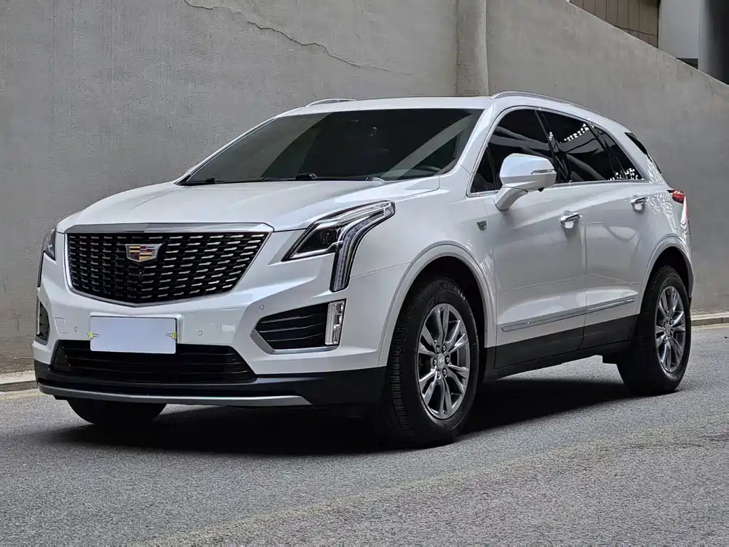 Cadillac XT5 2021 — фото 1