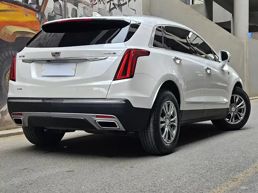 Cadillac XT5 2021 — фото 2