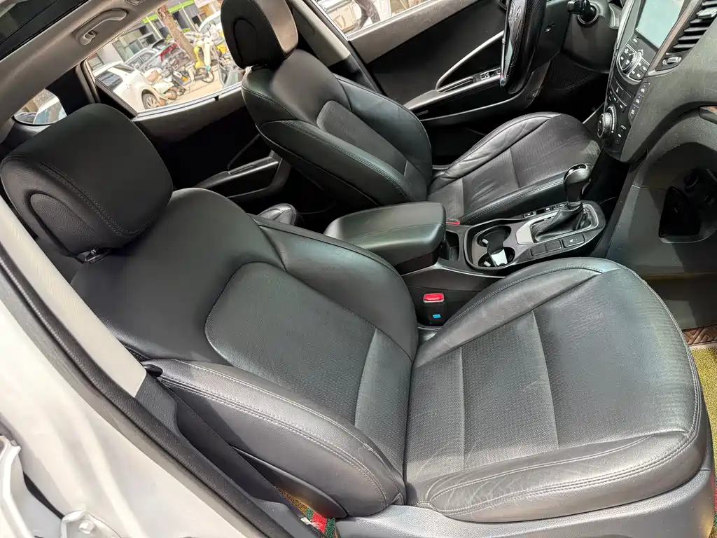Hyundai Santa Fe 2015 — фото 20