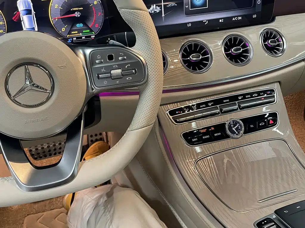 Mercedes-Benz E-Class 2020 — фото 14