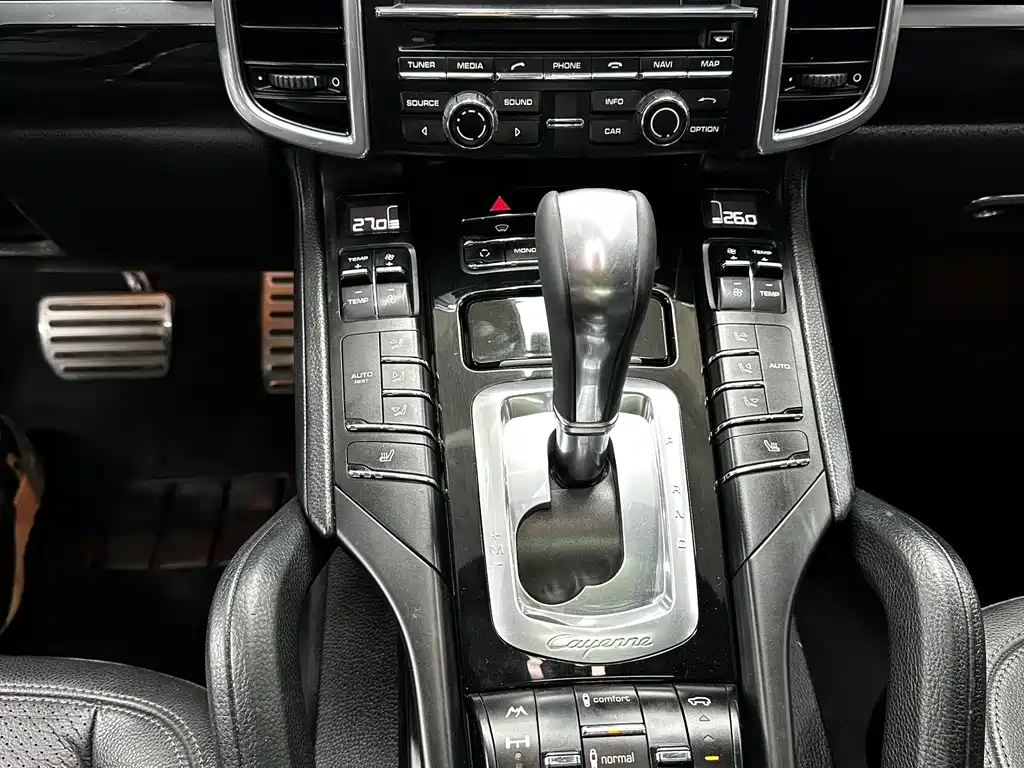 Porsche Cayenne 2013 — фото 16