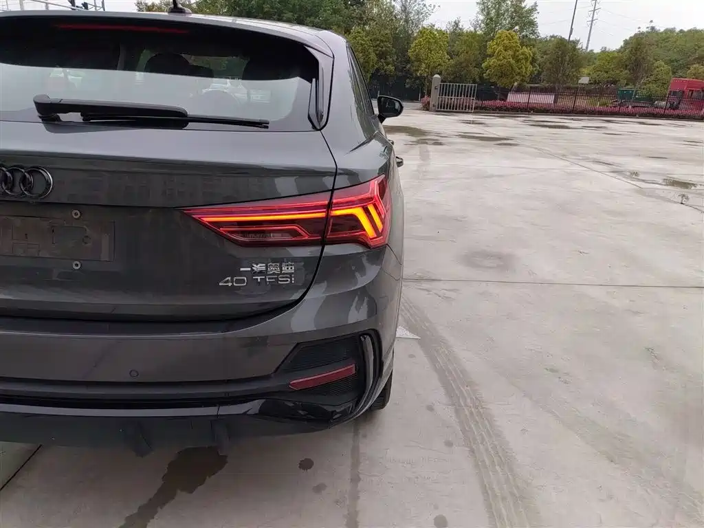 Audi Q3 Sportback 2023 — фото 7