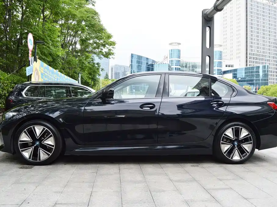 BMW i3 2023