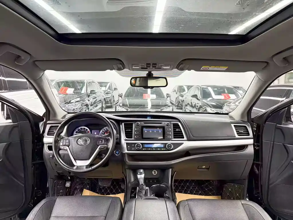 Toyota Highlander 2017 — фото 9