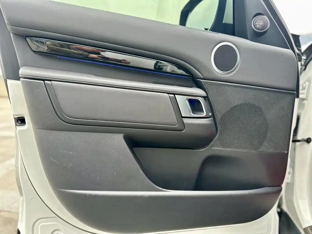 Land Rover Discovery 2020 — фото 9