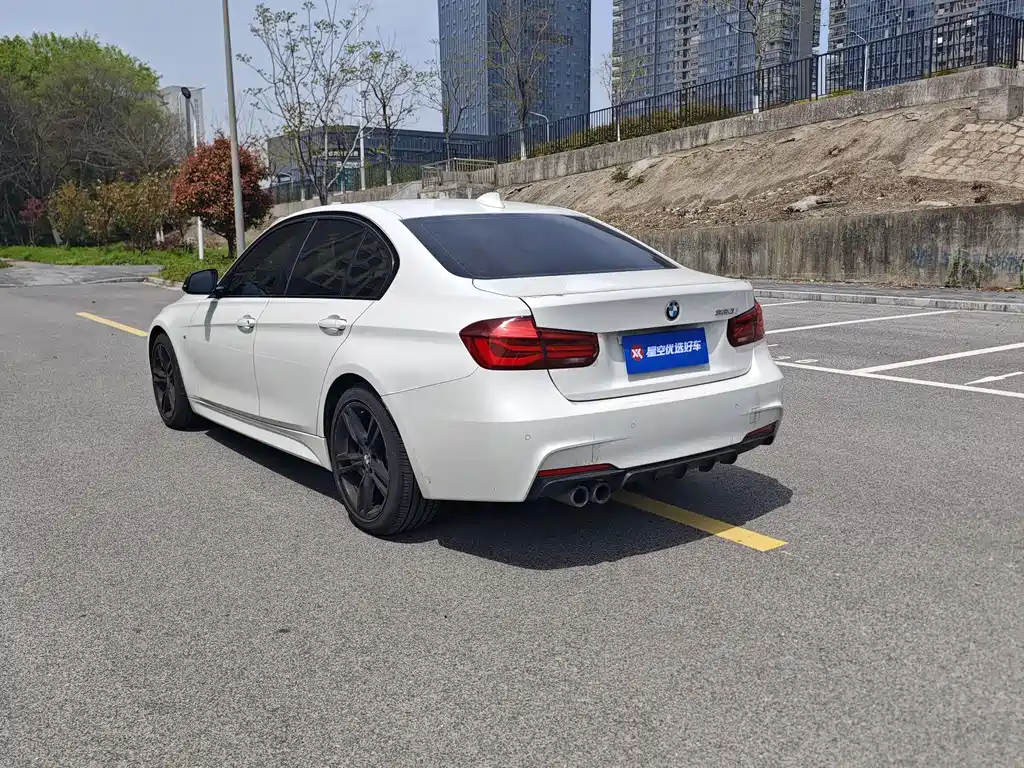 BMW 3 Series 2019 — фото 14