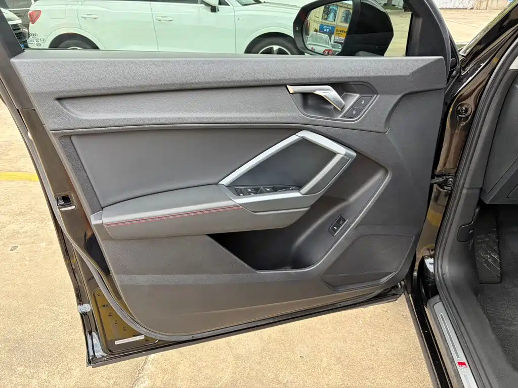 Audi Q3 2022 — фото 16