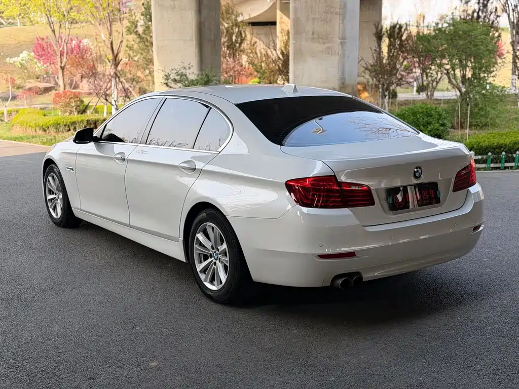 BMW 5 Series 2016 — фото 7