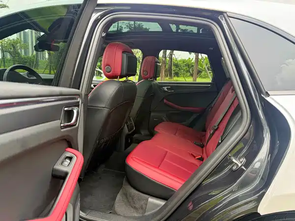 Porsche Macan 2023