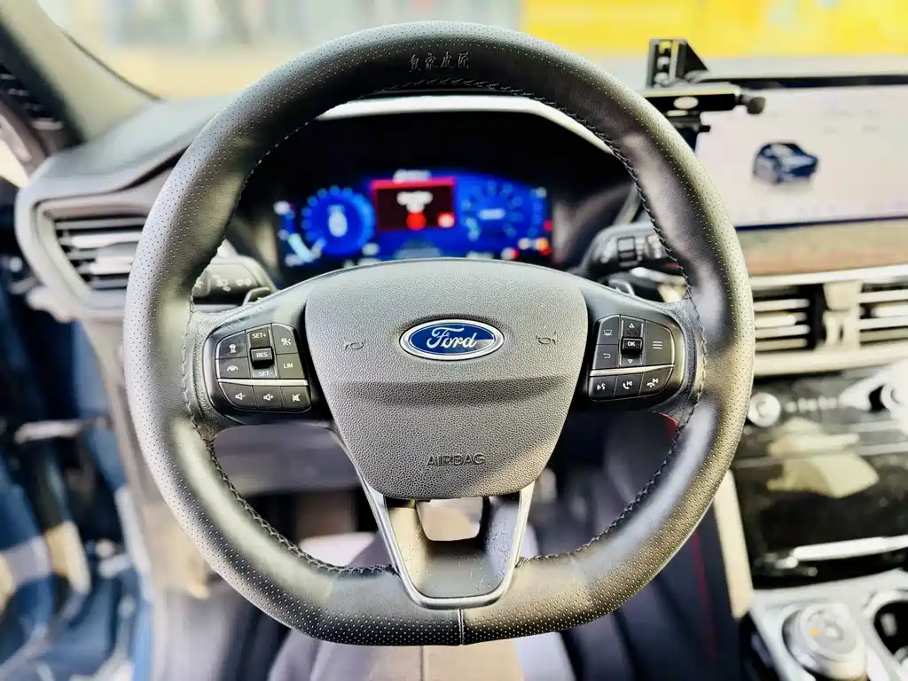 Ford Escape 2020 — фото 8