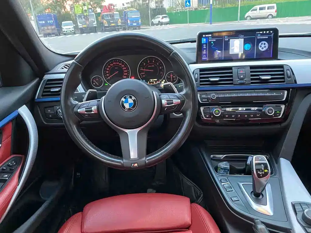 BMW 3 Series 2019 — фото 15