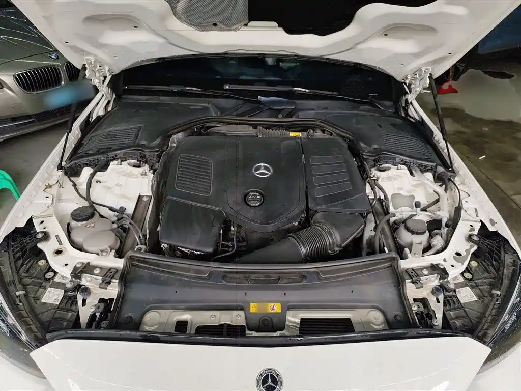 Mercedes-Benz C-Class 2024 — фото 16