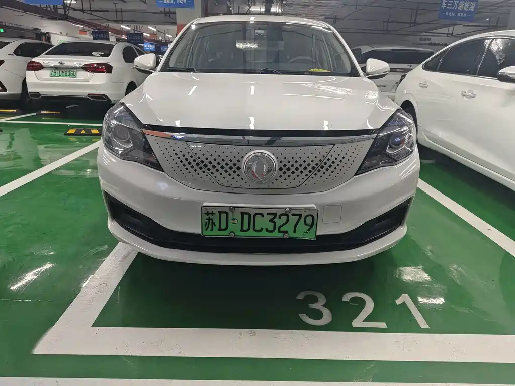 Dongfeng E70 2022