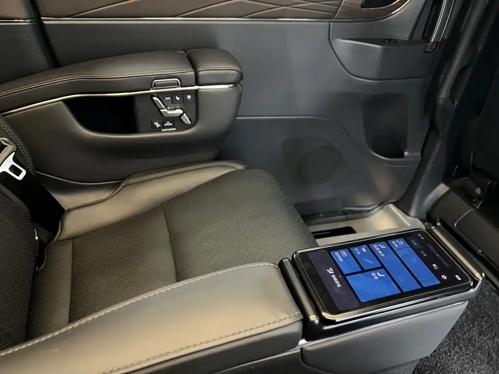 Toyota Alphard 2025 — фото 14