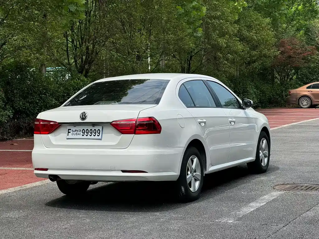 Volkswagen Lavida 2015