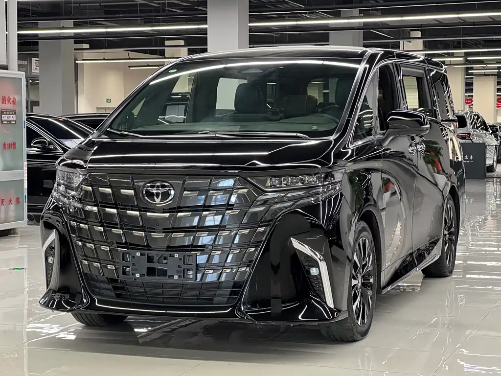 Toyota Alphard 2025 — фото 1
