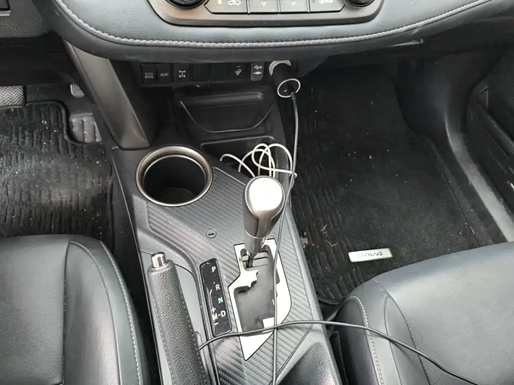 Toyota RAV4 2014 — фото 14