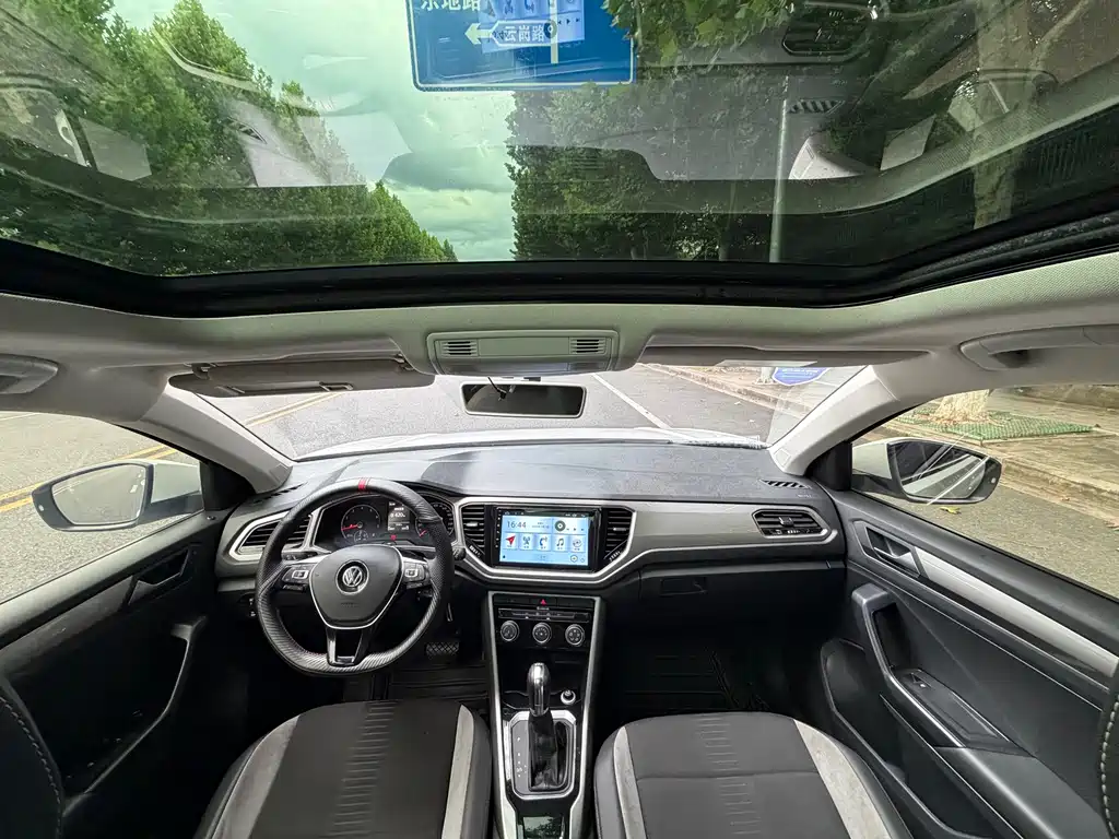 Volkswagen T-Roc 2018 — фото 17