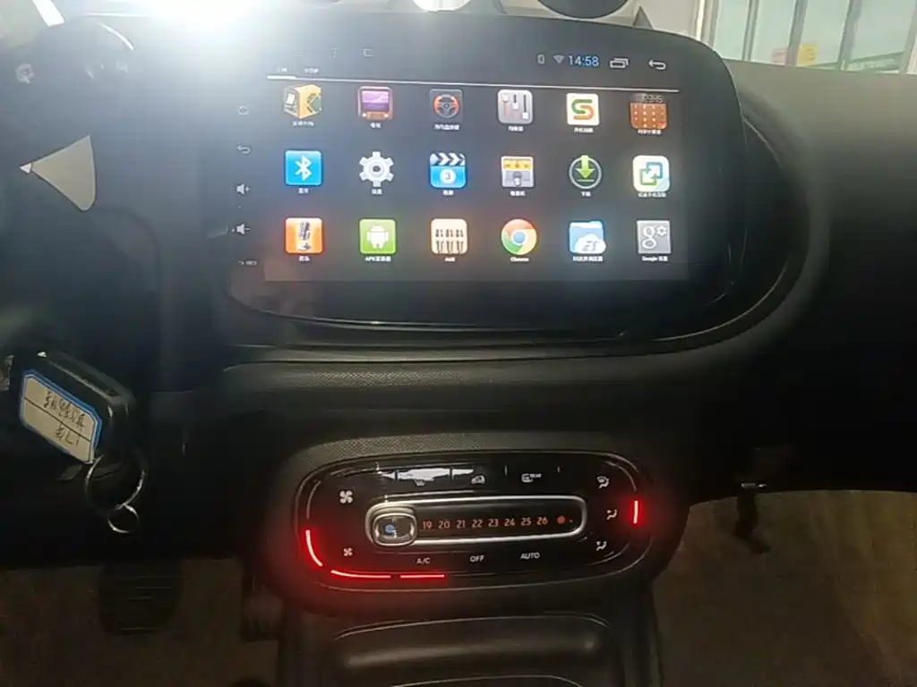 smart fortwo 2017 — фото 13
