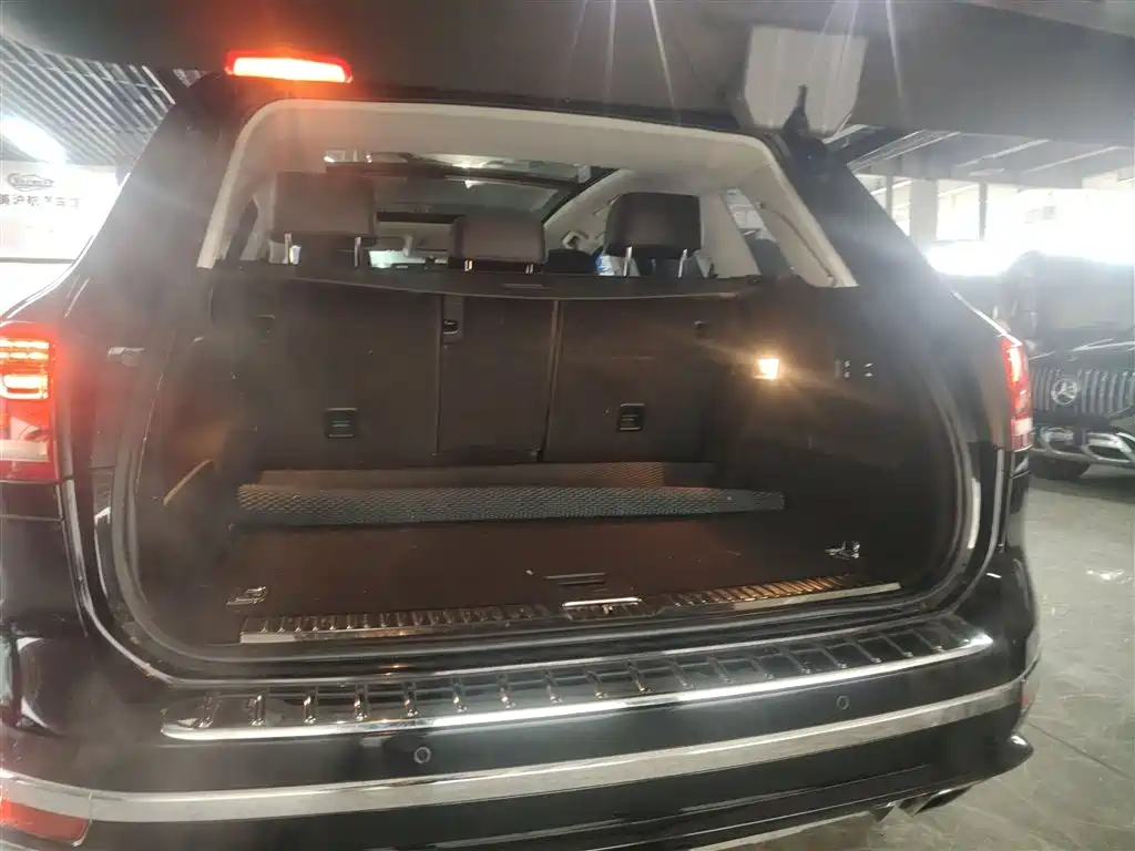 Volkswagen Touareg 2019 — фото 19
