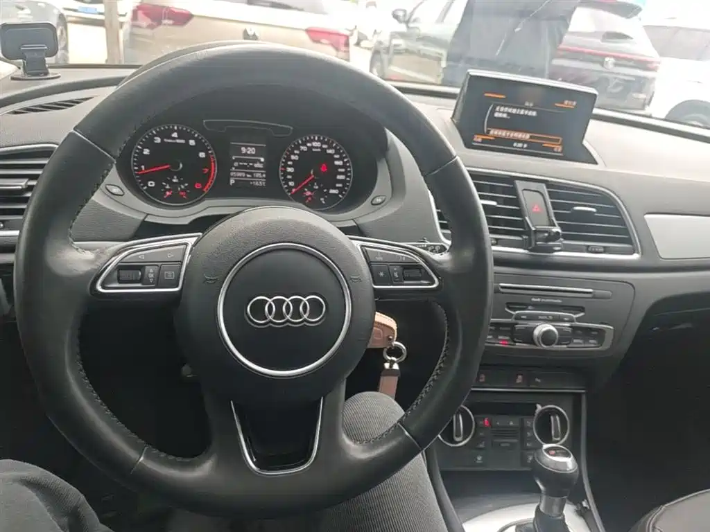 Audi Q3 2018 — фото 10