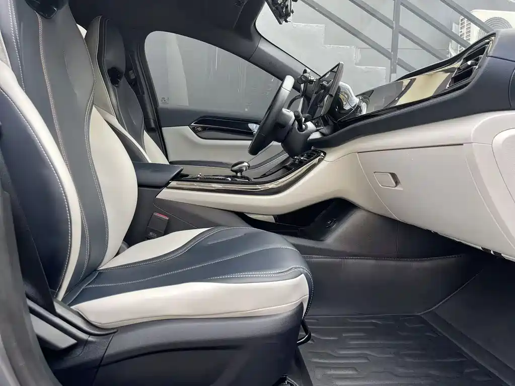 BYD Qin PLUS 2022 — фото 10