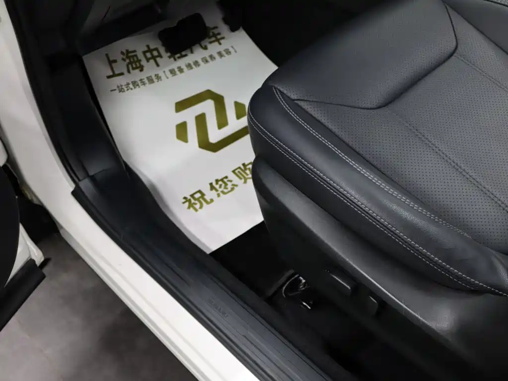 Subaru Forester 2023 — фото 10