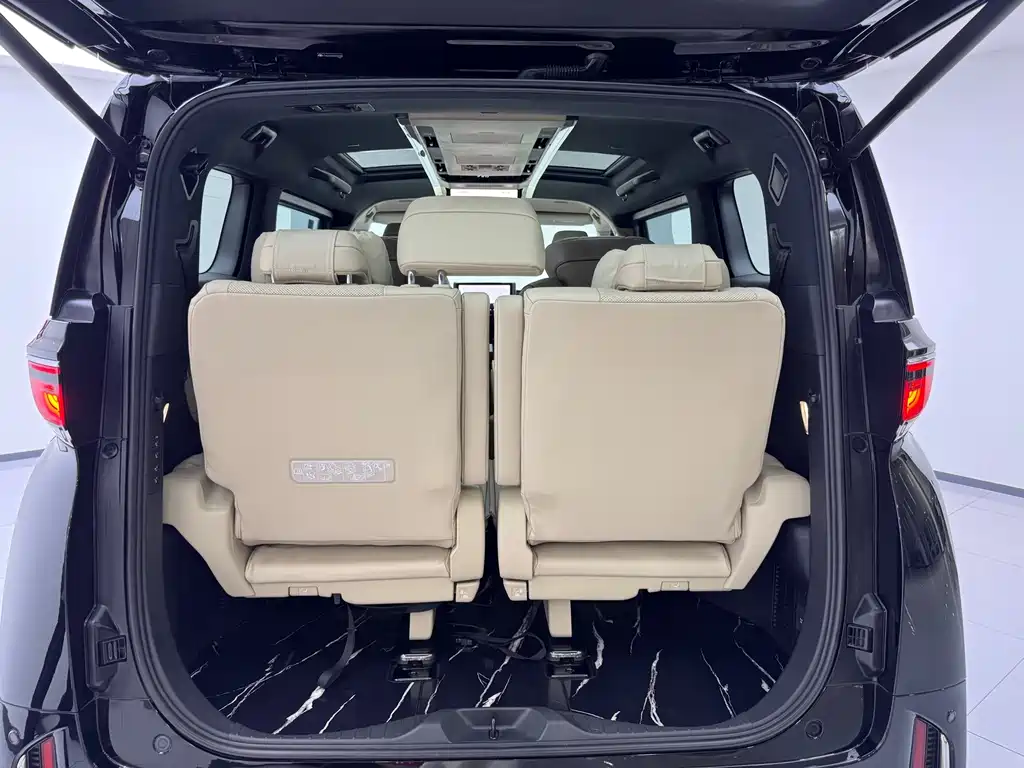 Toyota Vellfire 2024 — фото 11