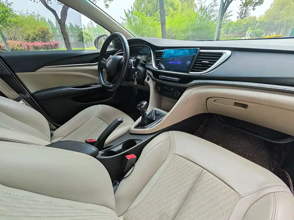 Buick Excelle 2017 — фото 13
