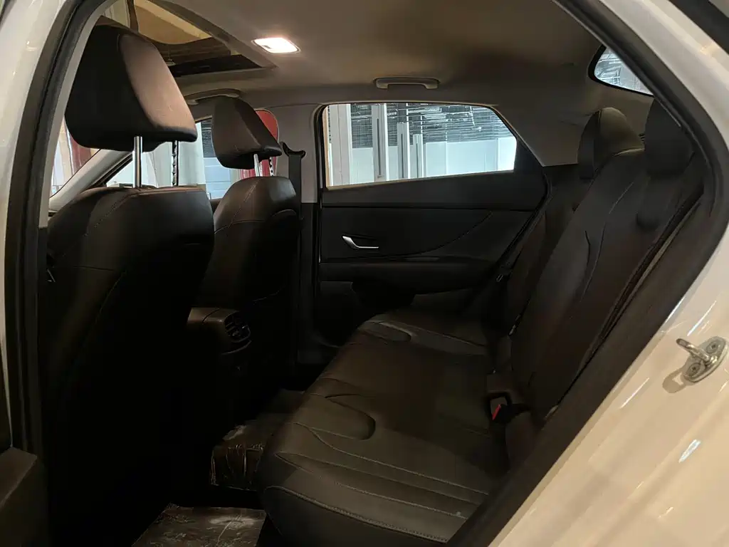 Hyundai Elantra 2023
