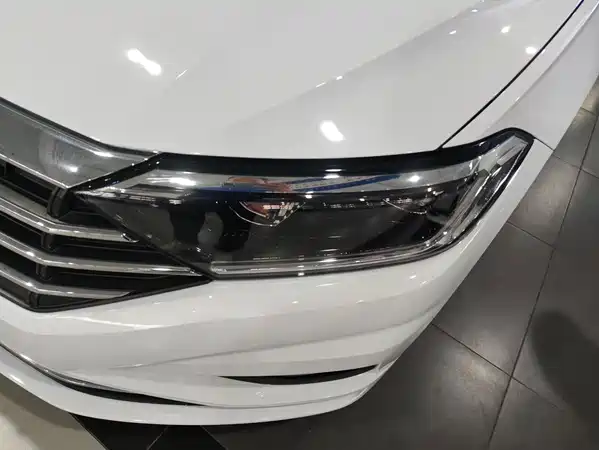 Volkswagen Sagitar 2022