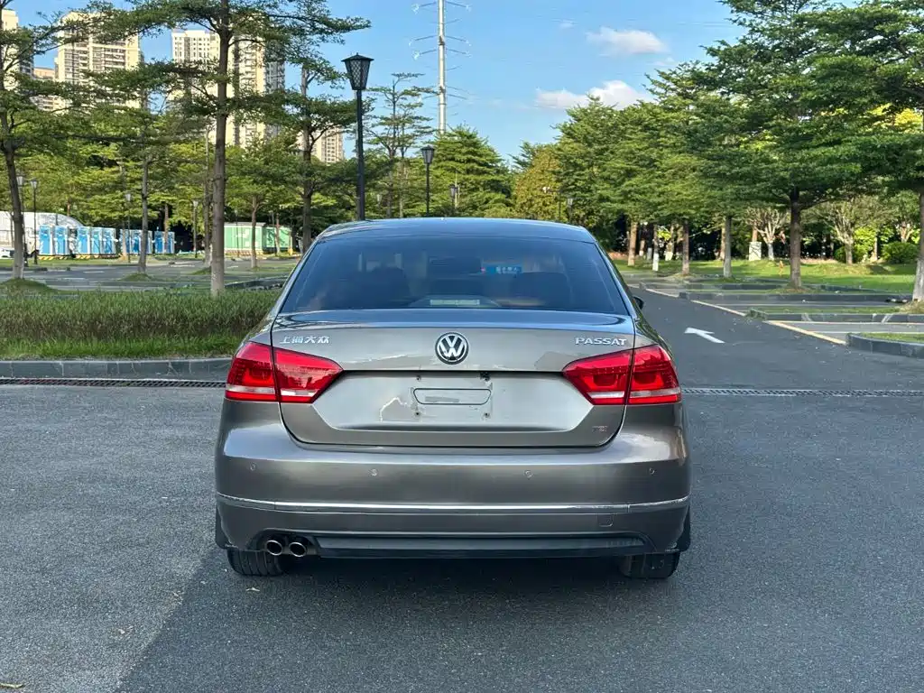 Volkswagen Passat 2015 — фото 16
