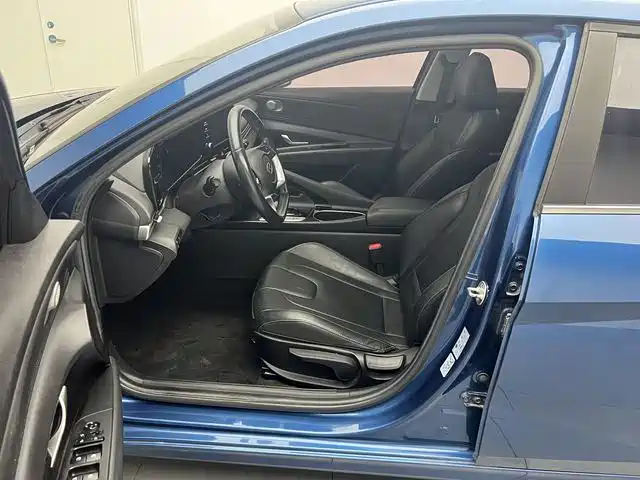 Hyundai Elantra 2021 — фото 11
