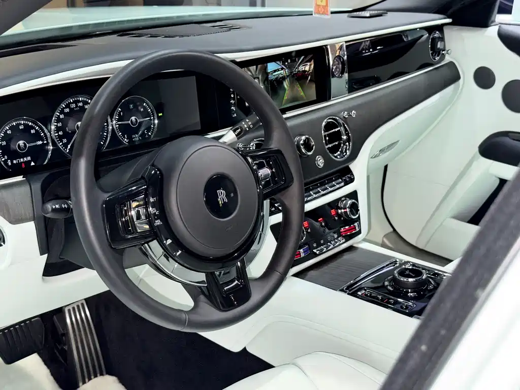 Rolls-Royce Ghost 2024 — фото 12