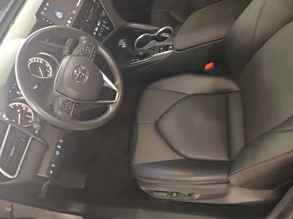 Toyota Camry 2023 — фото 16