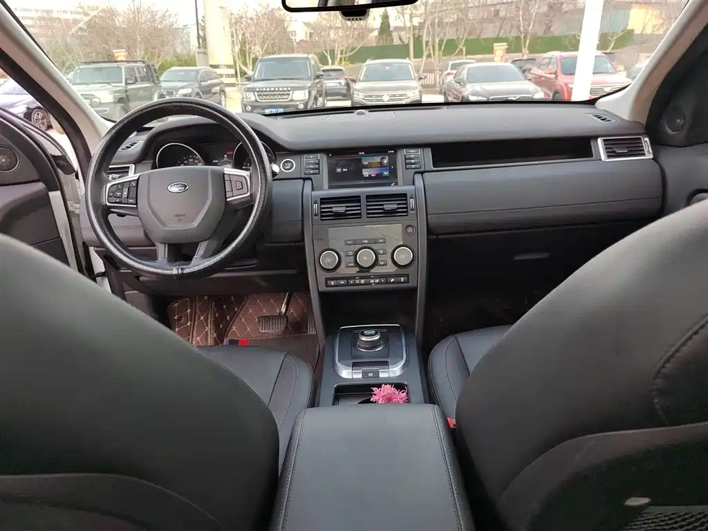 Land Rover Discovery Sport 2018 — фото 10