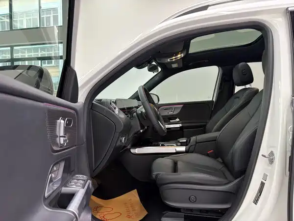 Mercedes-Benz EQB 2023