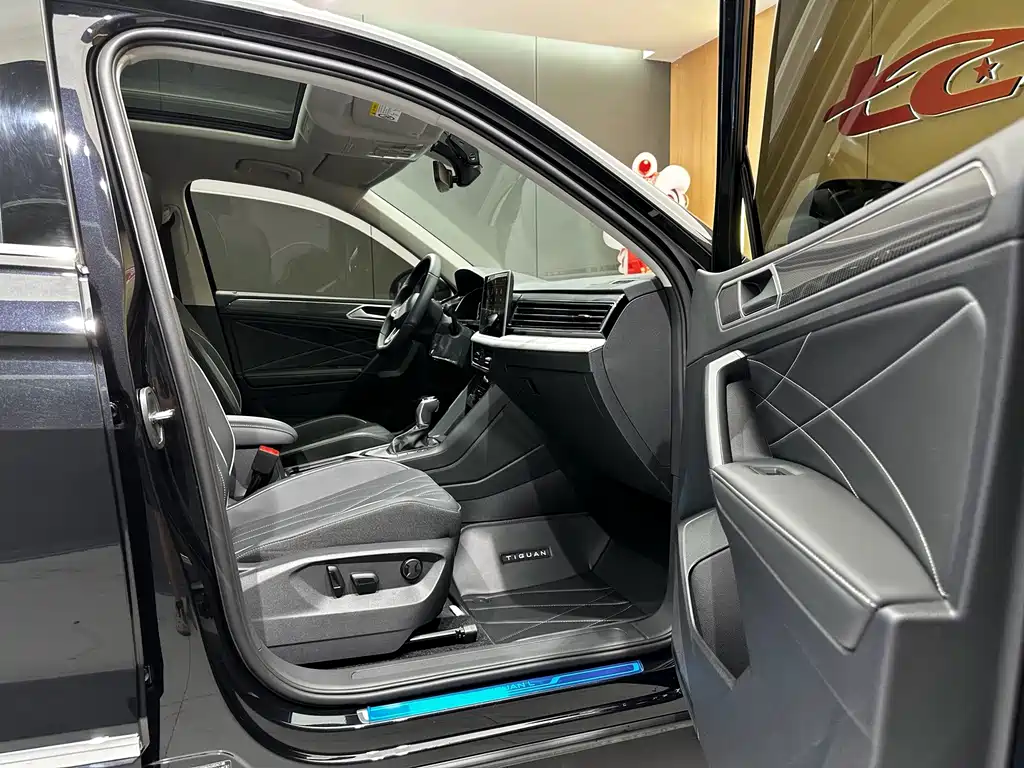 Volkswagen Tiguan L 2025 — фото 11
