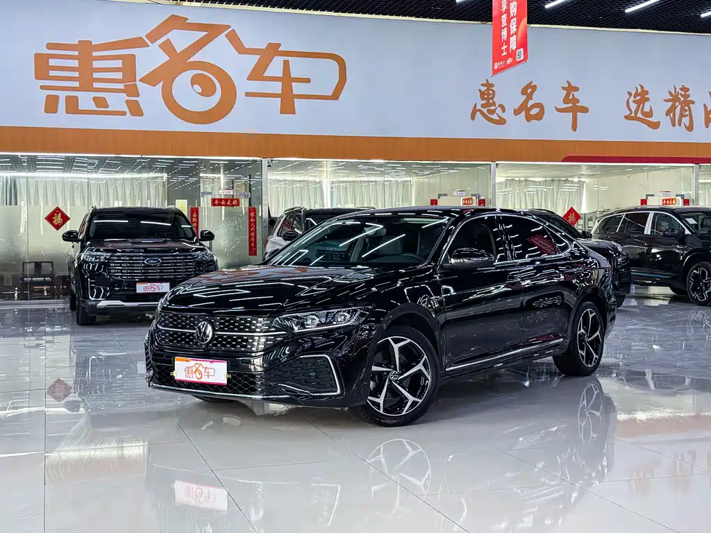 Volkswagen Passat 2024