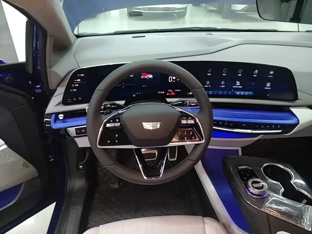 Cadillac IQ Aoge 2024 — фото 11