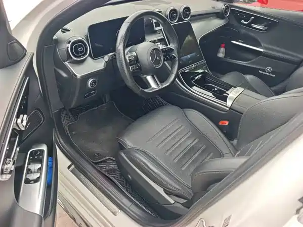 Mercedes-Benz C-Class 2024