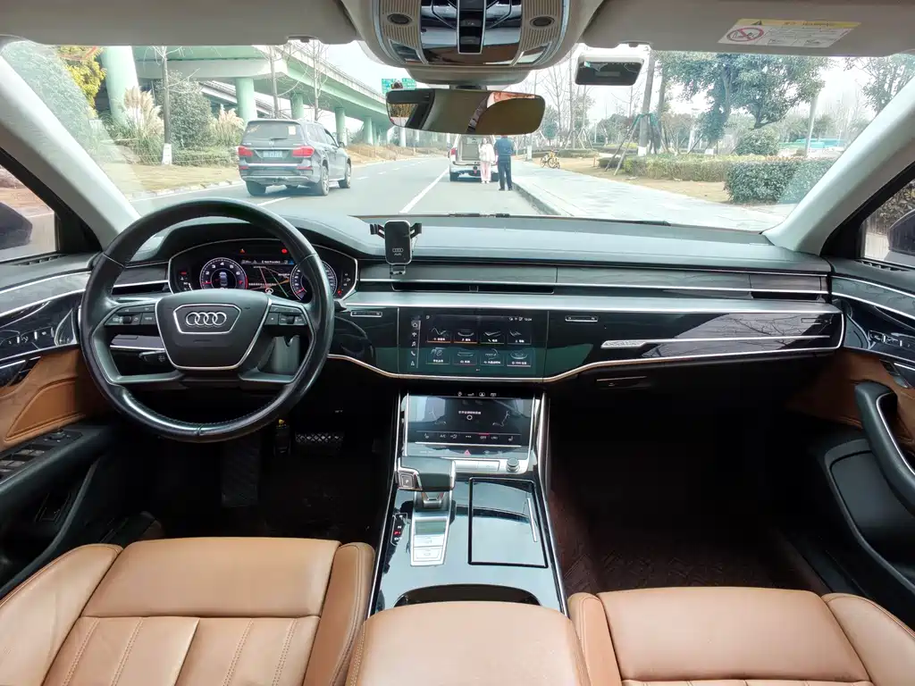 Audi A8 2020 — фото 16