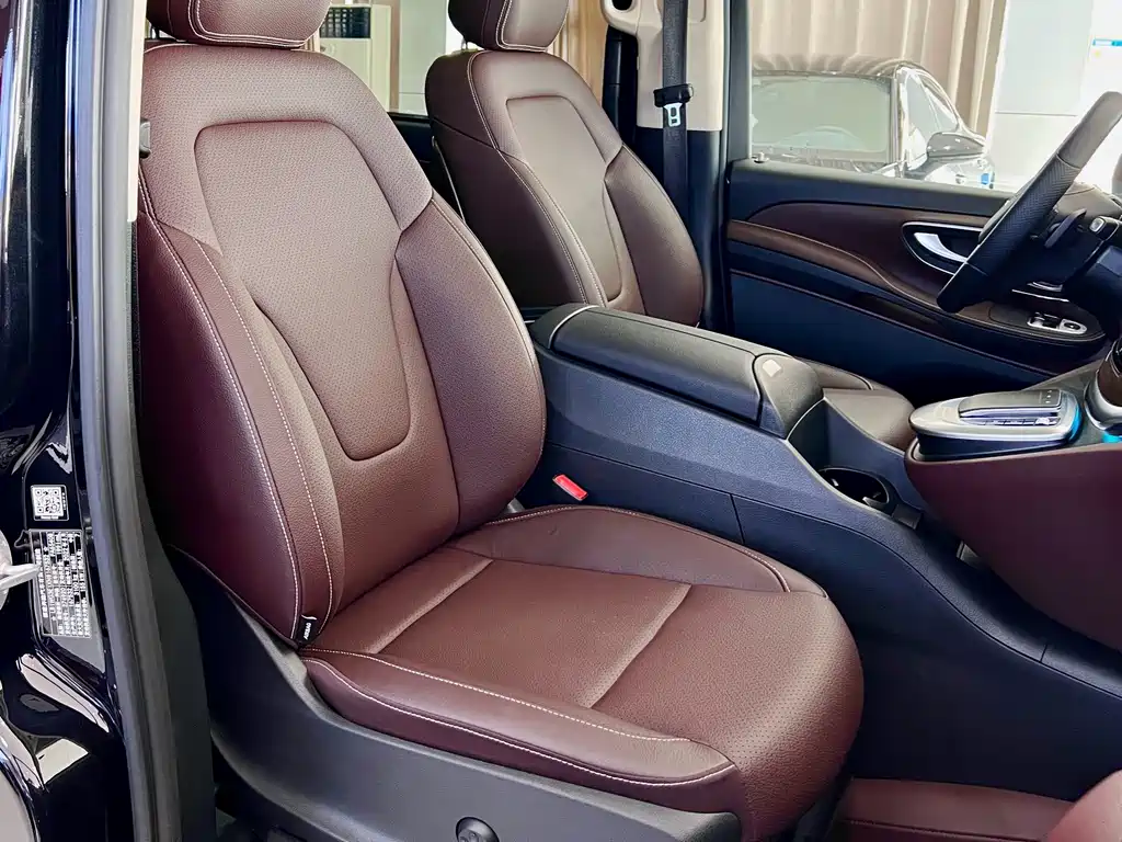 Mercedes-Benz V-Class 2022 — фото 8