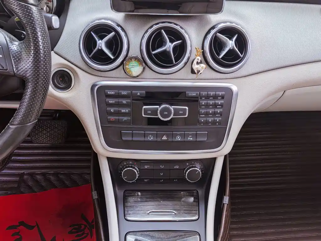 Mercedes-Benz GLA 2015 — фото 8
