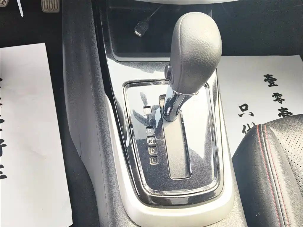 Nissan Tiida 2018 — фото 13