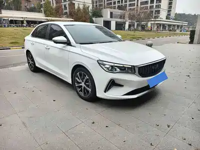 Geely Emgrand 2022