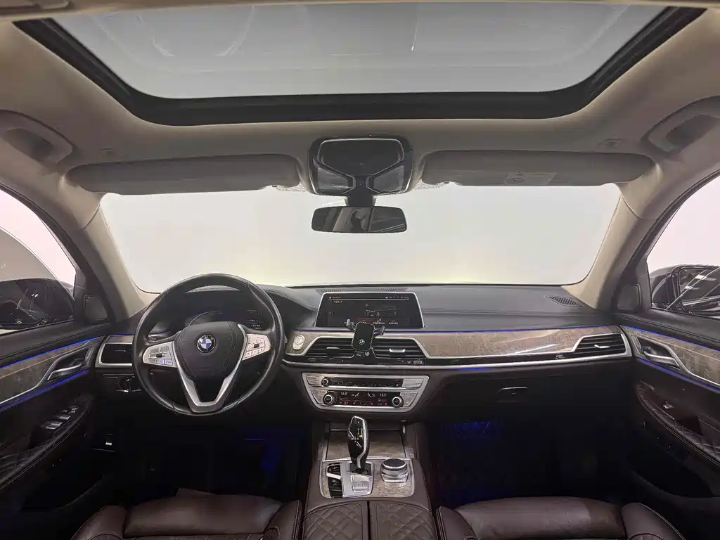 BMW 7 Series 2022 — фото 11